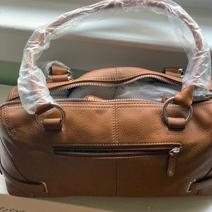 New pocketbook with shoulder strap and handles